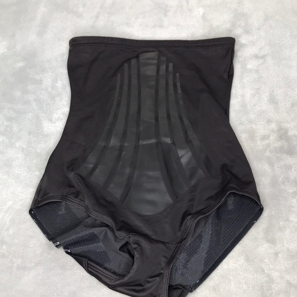 Miraclesuit Super High Waisted Shaping Brief Black SIze L
